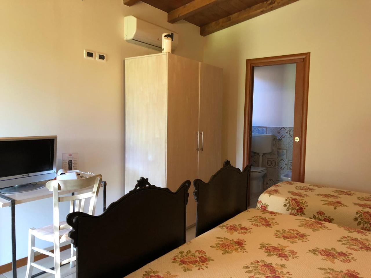 Agriturismo Masseria I Risi Guest House SantʼEufemia Lamezia Eksteriør bilde